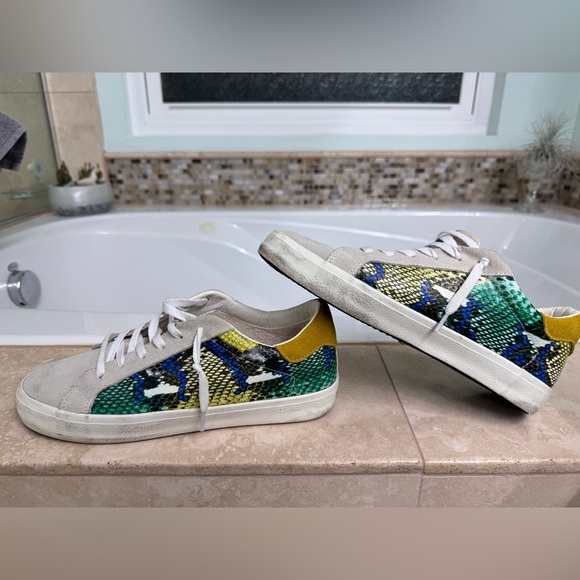 Vintage Havana Shoes - Distressed Vintage Havana Multi color snake print shoes, size 10.